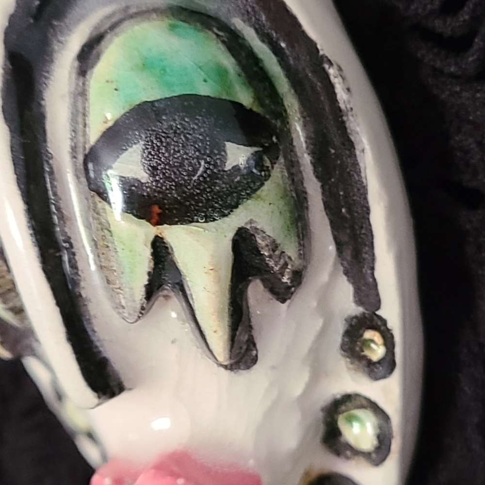 Mini Ceramic Mask Pendant - Picture 9 of 9